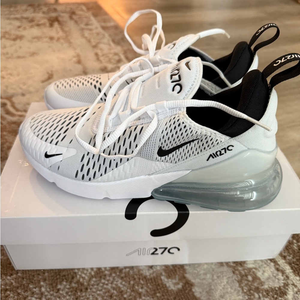 Nike Air Max 270 Women’s Sneakers